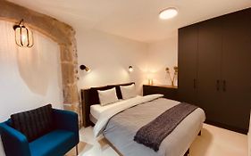 Élégant appartement restauré dans bâtisse historique Centre&Château pour 4 personnes